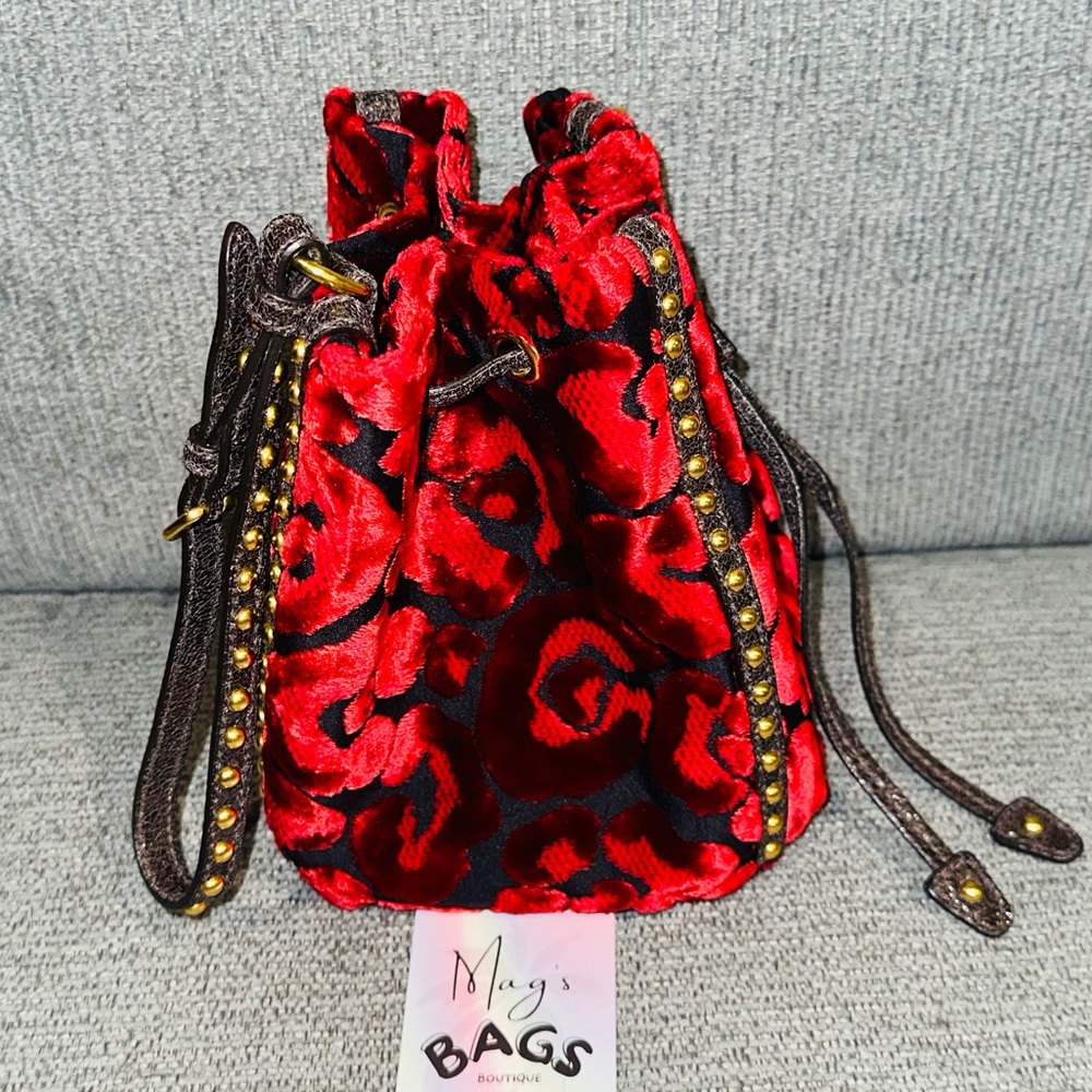 Prada: Studded Rose Velvet Leather Drawstring Clutch Wristlet Bag (Red/ Black) - Picture 10 of 16